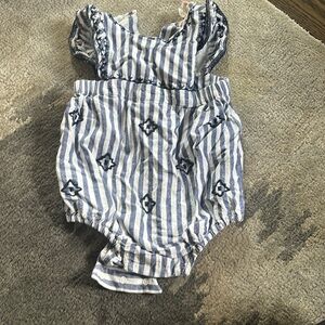 Egg New York onesie